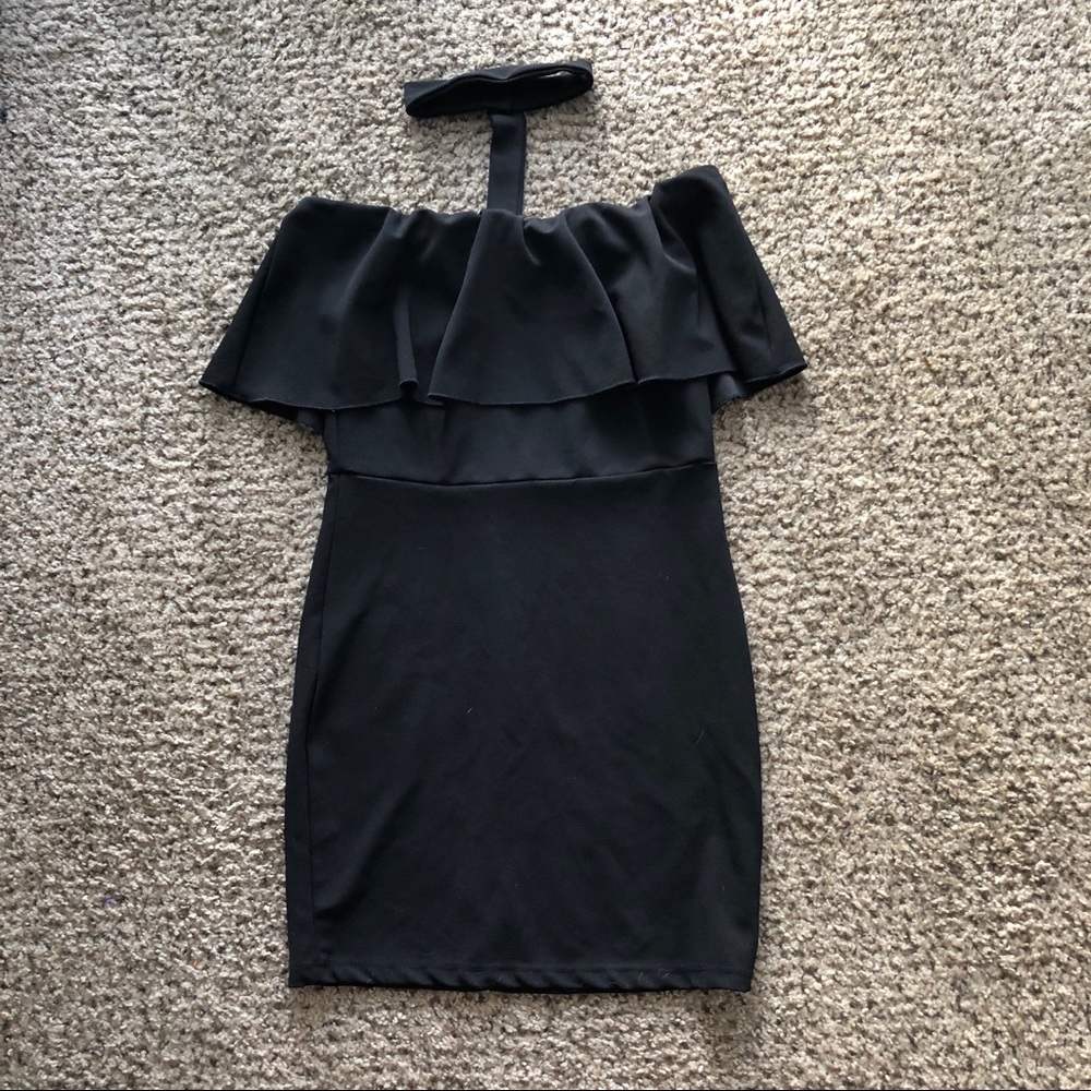 Off the shoulder choker dress